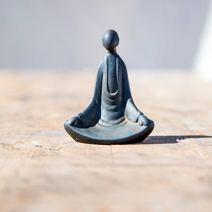 Statue de Buddha Stones en pierre, faite à la main, représentant un Bouddha assis informe en poudre de fer et en résine rouille. Décoration - Bouddha 9,5 x 7,5 x 5,5 cm - image 0