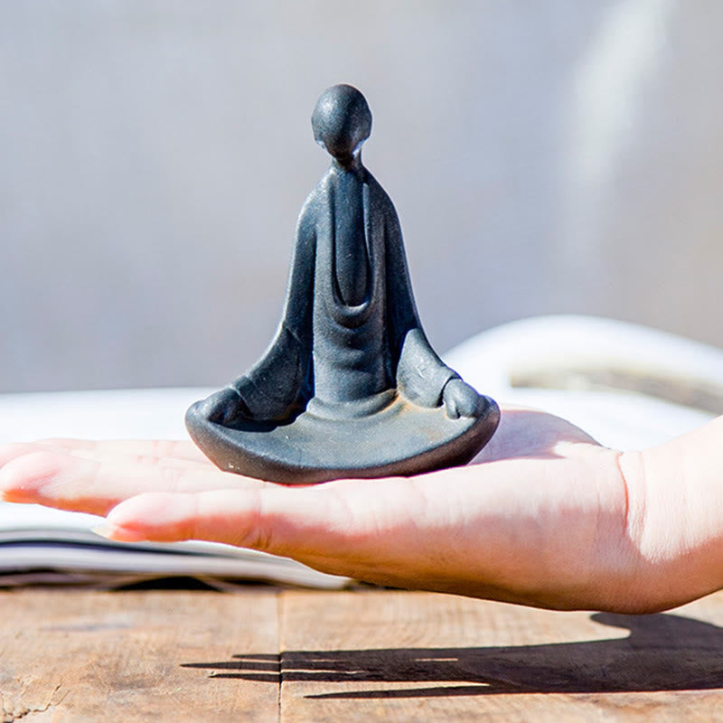 Statue de Buddha Stones en pierre, faite à la main, représentant un Bouddha assis informe en poudre de fer et en résine rouille. Décoration - image 1