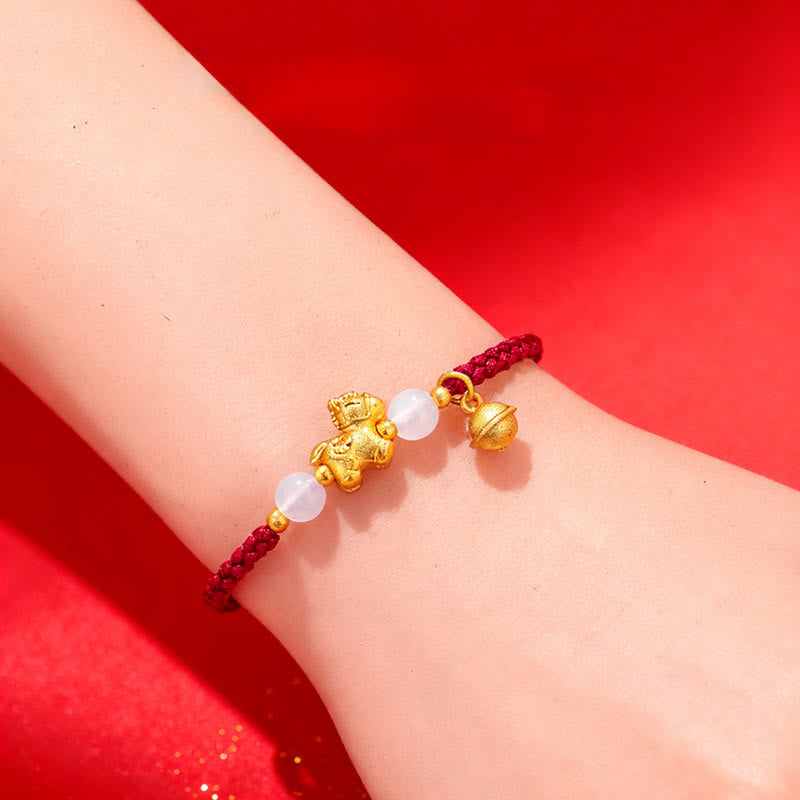 Bracelet tressé en agate blanche et fil rouge, inspiré de l'année du Cheval et orné de Buddha Stones. - image 3