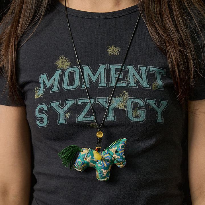 Décoration suspendue en brocart de soie à quatre faces en Buddha Stones, Année du Chant du Cheval - image 5