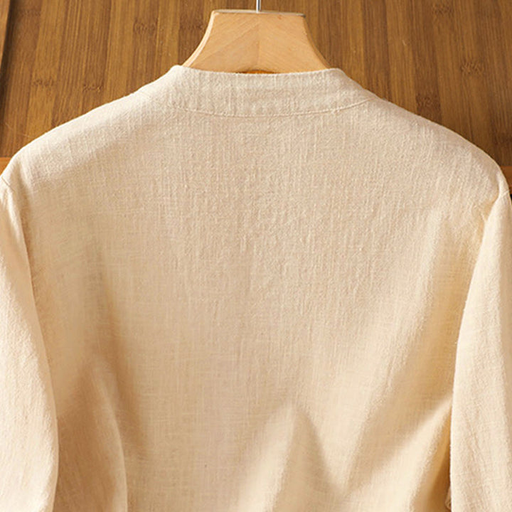 Chemise en lin à manches longues pour femme, ornée d'un motif contrasté de Buddha Stones et de boutons grenouille chinois. - image 14