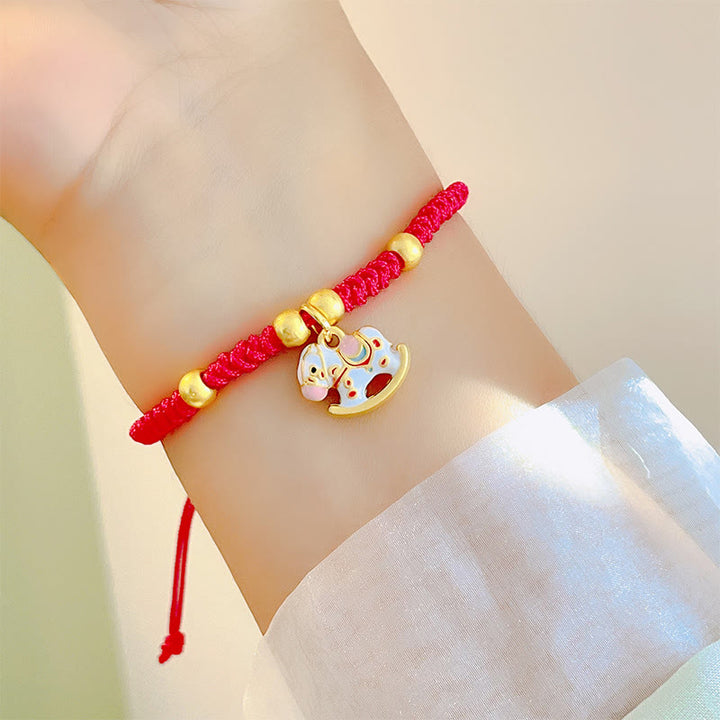 Bracelet ajustable en cuivre rouge avec Buddha Stones, petit bracelet porte-bonheur année du Cheval et cordon rouge. - Cheval blanc (Tour de poignet : 10-18 cm) - image 1