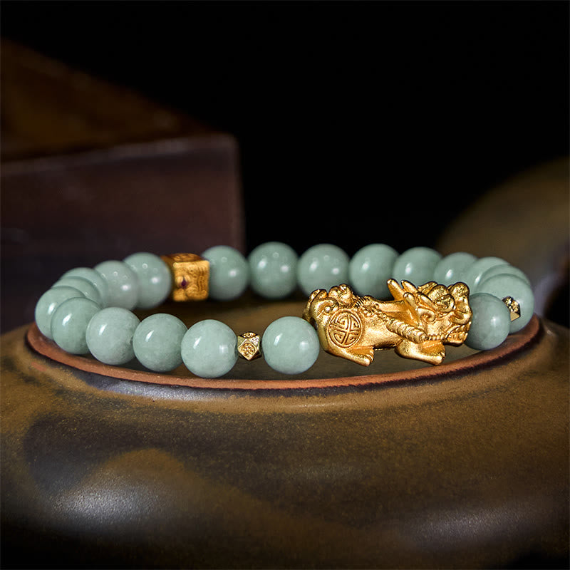 Bracelet de perles de jade porte-bonheur et prospérité avec breloque Pi Xiu dorée en Buddha Stones - image 1