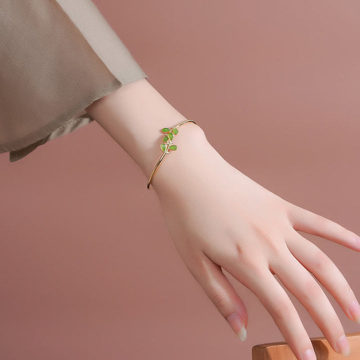 Bracelet jonc de protection en jaspe vert gravé de feuilles et orné de Buddha Stones, en argent sterling 925. - image 6