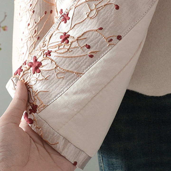 Veste thermique à manches longues pour femme avec poches, ornée de Buddha Stones, de fleurs rouges et de boutons en forme de vigne. - image 7