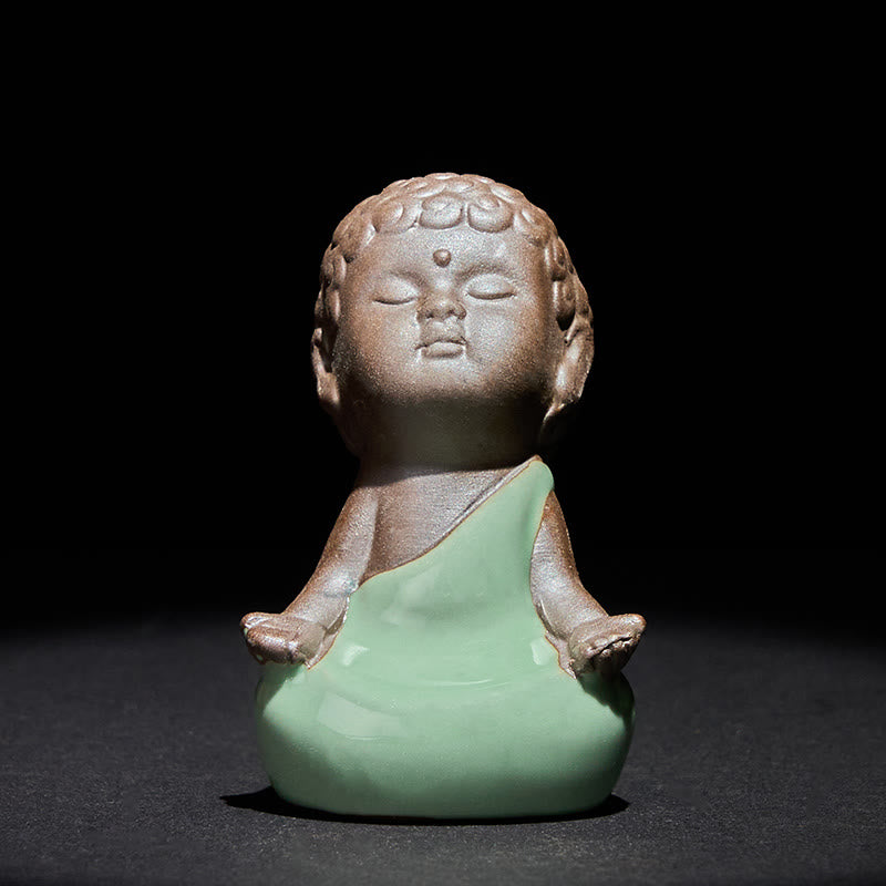 Statue de Buddha Stones en céramique représentant un moine en prière et méditation, symbole de sérénité et de décoration intérieure. - Réflexion 5,5*5,5*8,5 cm - image 10