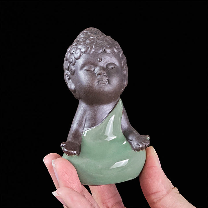 Statue de Buddha Stones en céramique représentant un moine en prière et méditation, symbole de sérénité et de décoration intérieure. - image 16
