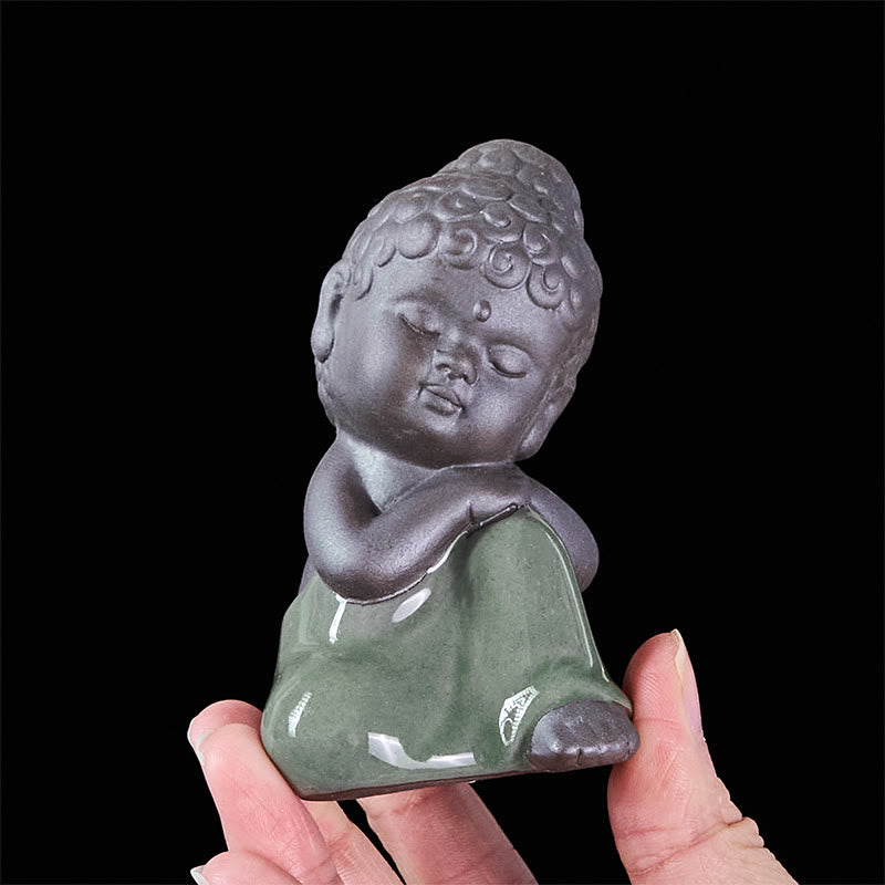 Statue de Buddha Stones en céramique représentant un moine en prière et méditation, symbole de sérénité et de décoration intérieure. - image 38