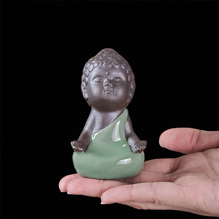Statue de Buddha Stones en céramique représentant un moine en prière et méditation, symbole de sérénité et de décoration intérieure. - image 15