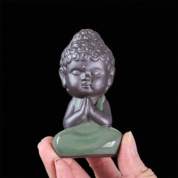 Statue de Buddha Stones en céramique représentant un moine en prière et méditation, symbole de sérénité et de décoration intérieure. - image 8