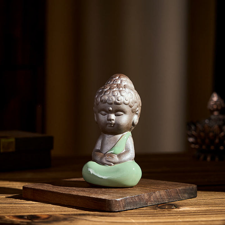 Statue de Buddha Stones en céramique représentant un moine en prière et méditation, symbole de sérénité et de décoration intérieure. - image 24