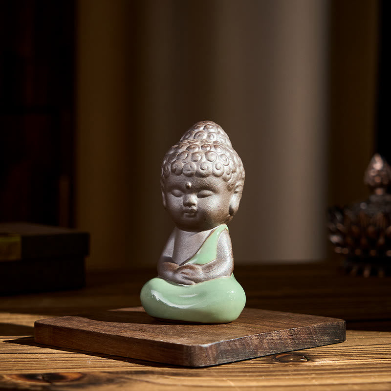 Statue de Buddha Stones en céramique représentant un moine en prière et méditation, symbole de sérénité et de décoration intérieure. - image 25