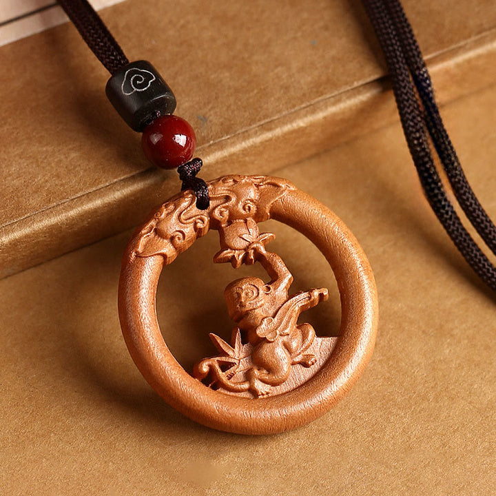 Pendentifs en Buddha Stones, bois de pêcher, signe du zodiaque chinois, année du Cheval, pour éloigner les mauvais esprits - Singe des bois de pêche - Corde brune - image 28