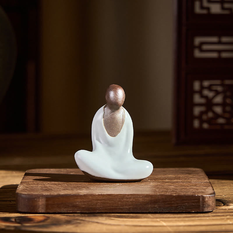 Buddha Stones Petite statue de Bouddha informe en céramique méditant, décoration zen pour la maison 4*2,5*5cm - image 3