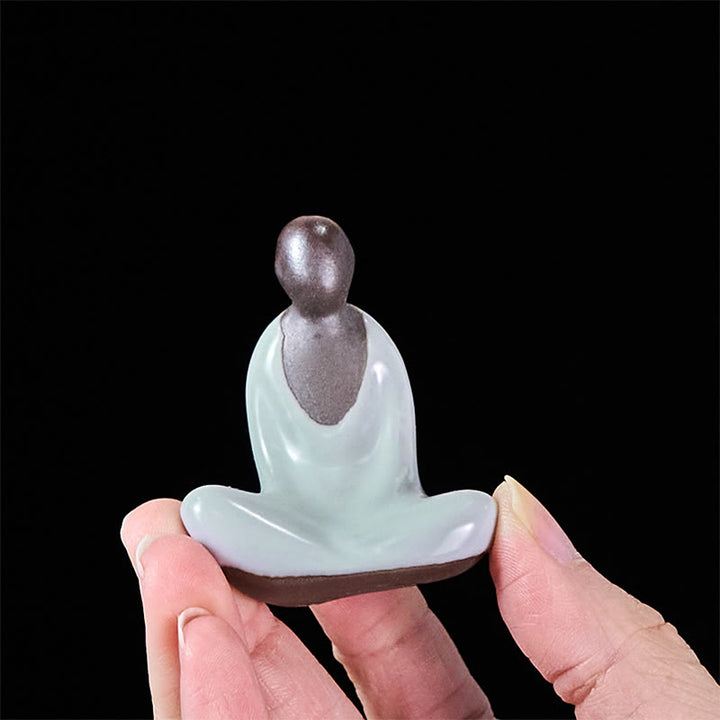 Buddha Stones Petite statue de Bouddha informe en céramique méditant, décoration zen pour la maison 4*2,5*5cm - image 6