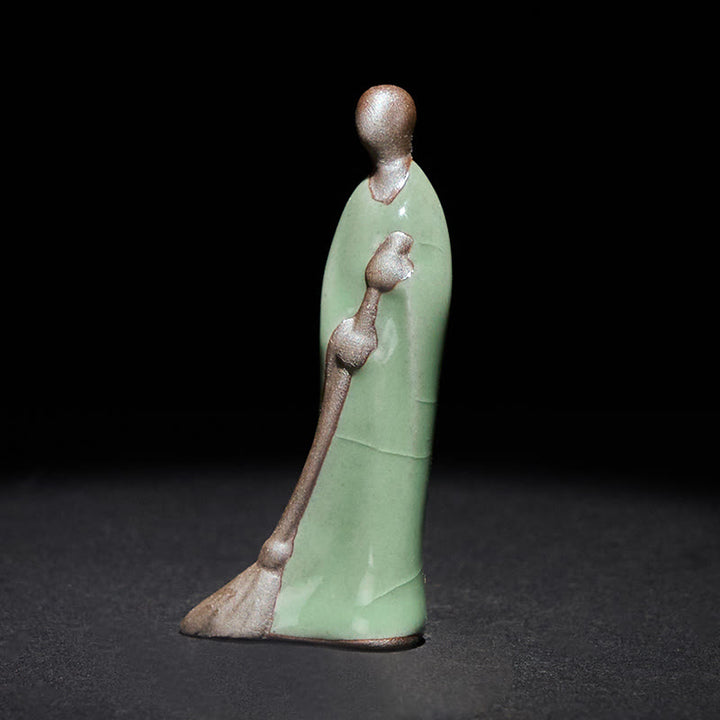 Statuette en céramique de Bouddha en pierre, représentant un moine balayant, sans forme apparente, pour la décoration intérieure (3,5 x 1,5 x 7 cm). - image 3