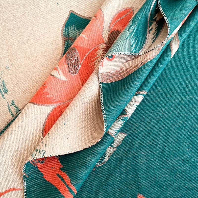 Écharpe-châle douillette à motif de Buddha Stones, de lotus, de carpes koï et de libellule - image 7