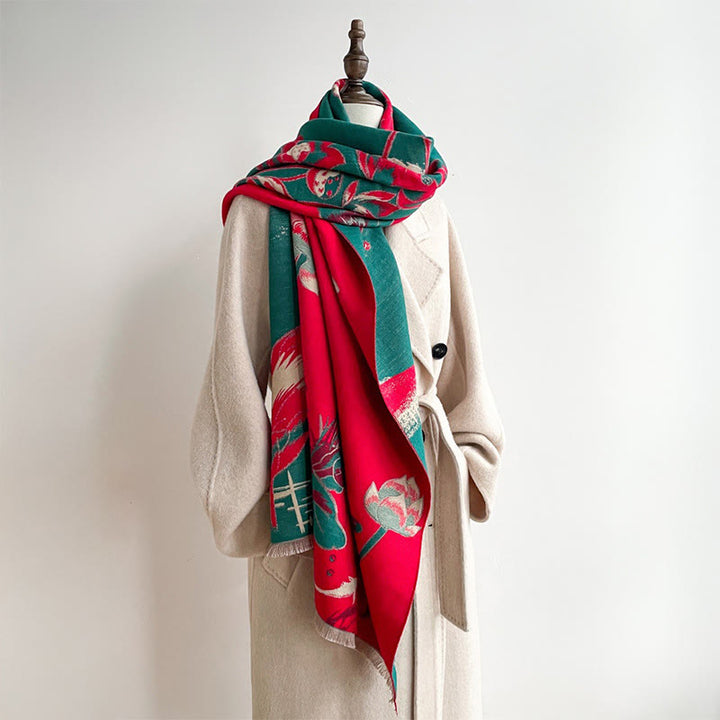 Écharpe-châle douillette à motif de Buddha Stones, de lotus, de carpes koï et de libellule - image 4