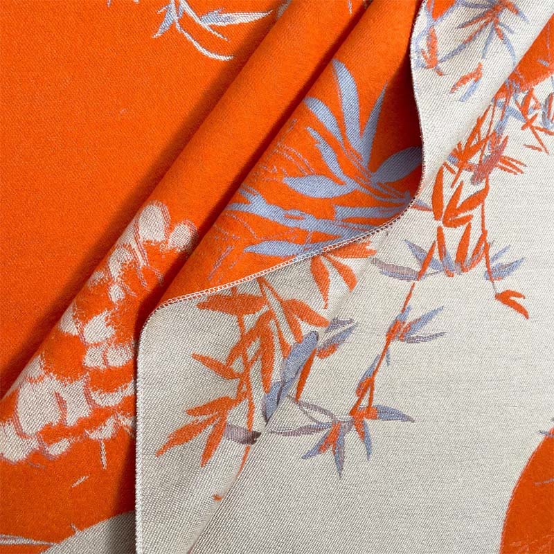 Écharpe-châle douillette en bambou à motif de pivoines et de pierres de Buddha Stones - image 11