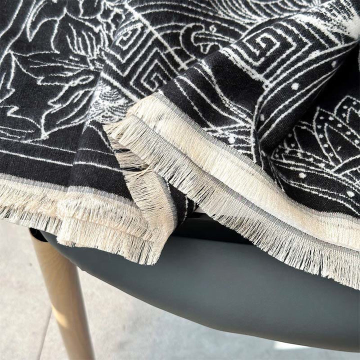 Écharpe-châle douillette à motif de Buddha Stones koi, de fleurs et de vagues - image 7