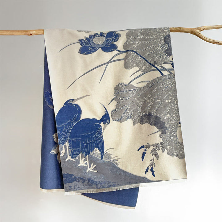 Écharpe douce à motif de Buddha Stones, cigognes, fleurs de lotus et feuilles, hiver. - SteelBlue - 180 x 65 cm - image 8