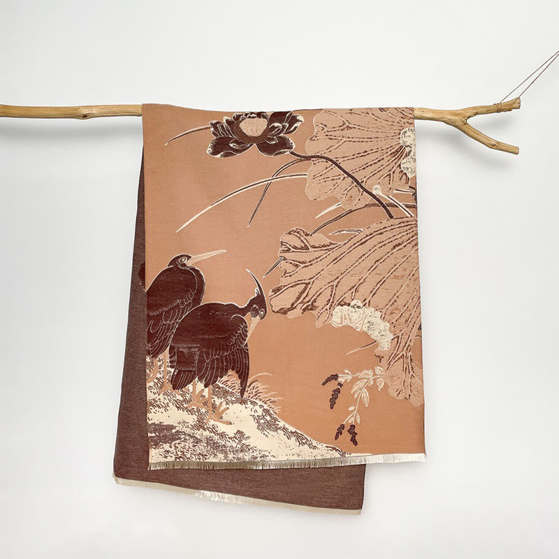 Écharpe douce à motif de Buddha Stones, cigognes, fleurs de lotus et feuilles, hiver. - SandyBrown - 180 x 65 cm - image 12