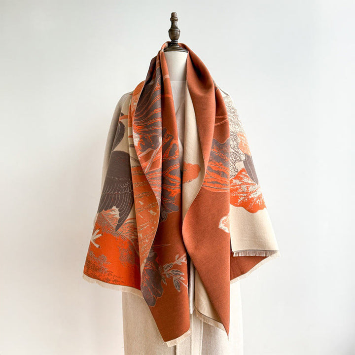 Écharpe douce à motif de Buddha Stones, cigognes, fleurs de lotus et feuilles, hiver. - Orange foncé - 180 x 65 cm - image 0