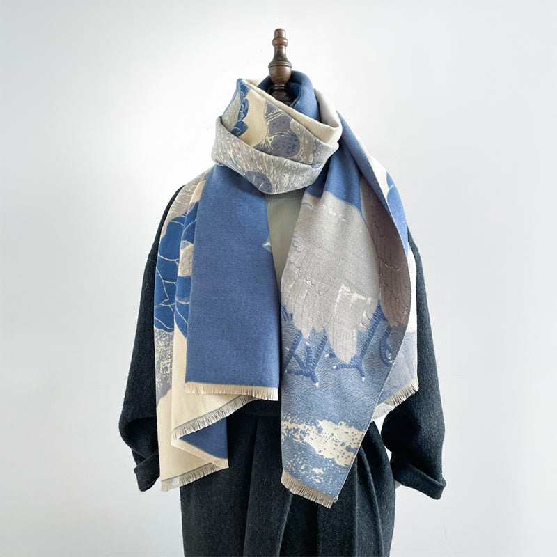 Écharpe douce à motif de Buddha Stones, cigognes, fleurs de lotus et feuilles, hiver. - image 10