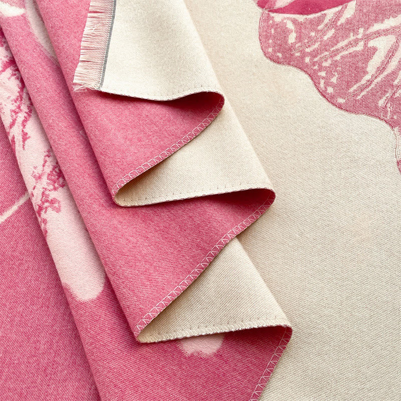 Écharpe douce à motif de Buddha Stones, cigognes, fleurs de lotus et feuilles, hiver. - image 7