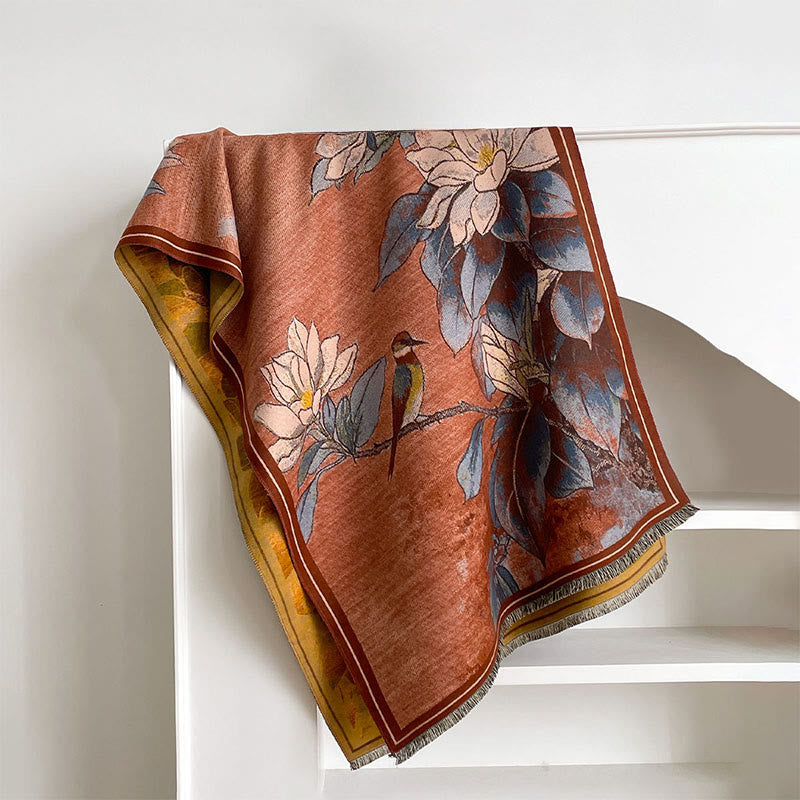Écharpe-châle chaude et confortable avec motif de Buddha Stones, de fleurs de magnolia blanches d'hiver et de petits oiseaux. - Corail - 185 x 65 cm - image 8