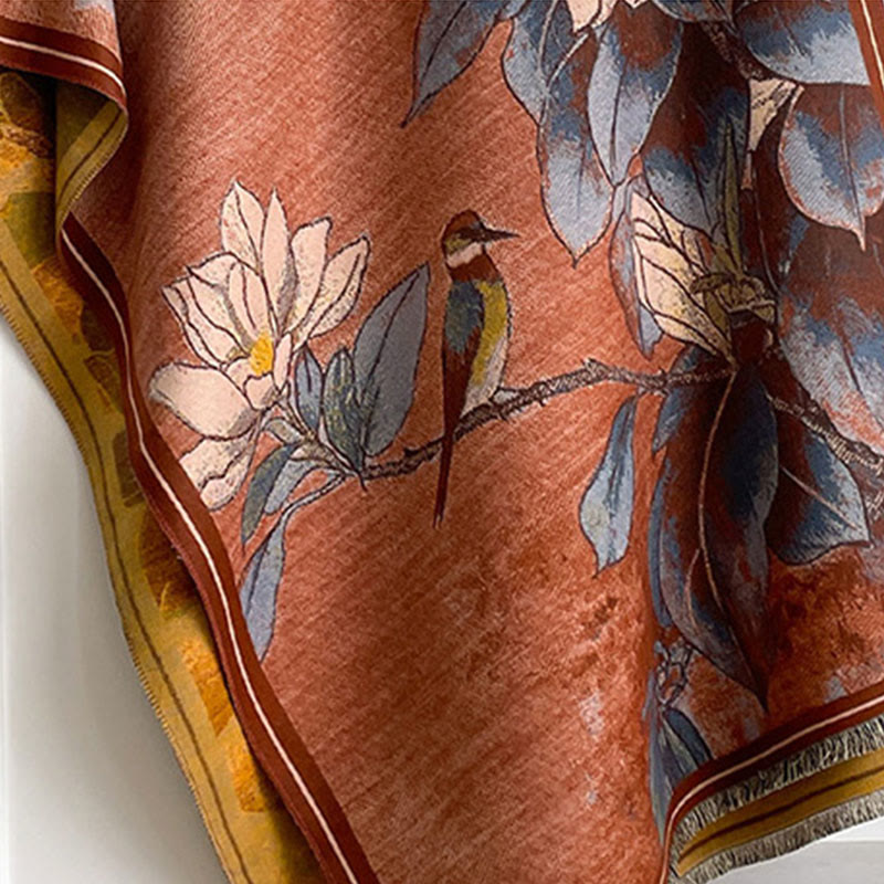 Écharpe-châle chaude et confortable avec motif de Buddha Stones, de fleurs de magnolia blanches d'hiver et de petits oiseaux. - image 5