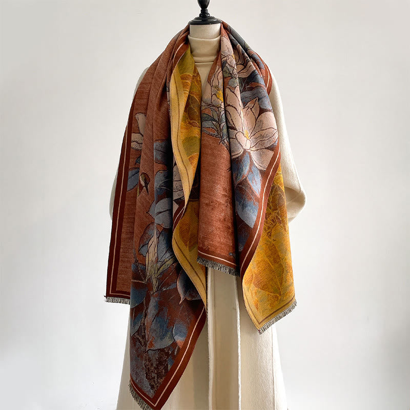 Écharpe-châle chaude et confortable avec motif de Buddha Stones, de fleurs de magnolia blanches d'hiver et de petits oiseaux. - image 10