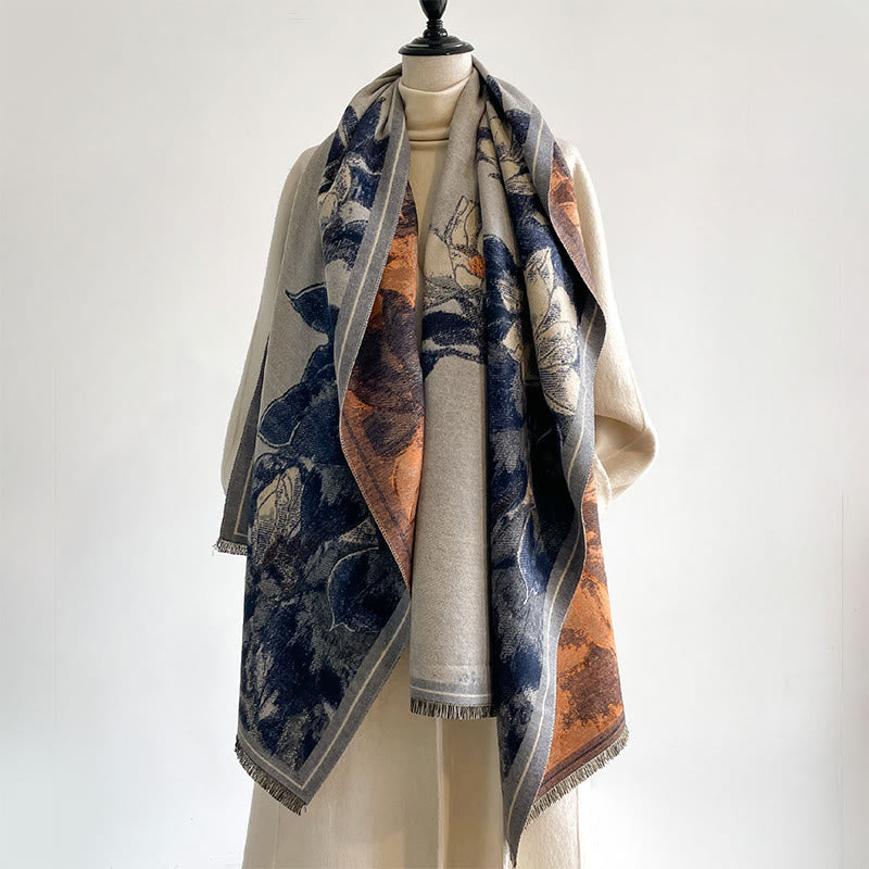 Écharpe-châle chaude et confortable avec motif de Buddha Stones, de fleurs de magnolia blanches d'hiver et de petits oiseaux. - image 12