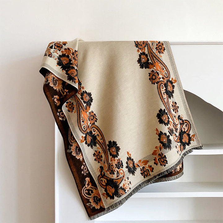 Écharpe-châle chaude et confortable à motif de vignes de fleurs de cajou et de Buddha Stones - Beige - 185 x 65 cm - image 11
