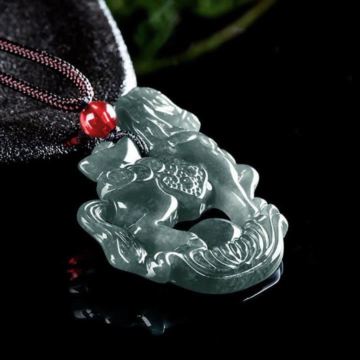 Collier pendentif en corde de jade de lingot de chance et de prospérité de l'année du cheval de Buddha Stones - image 3