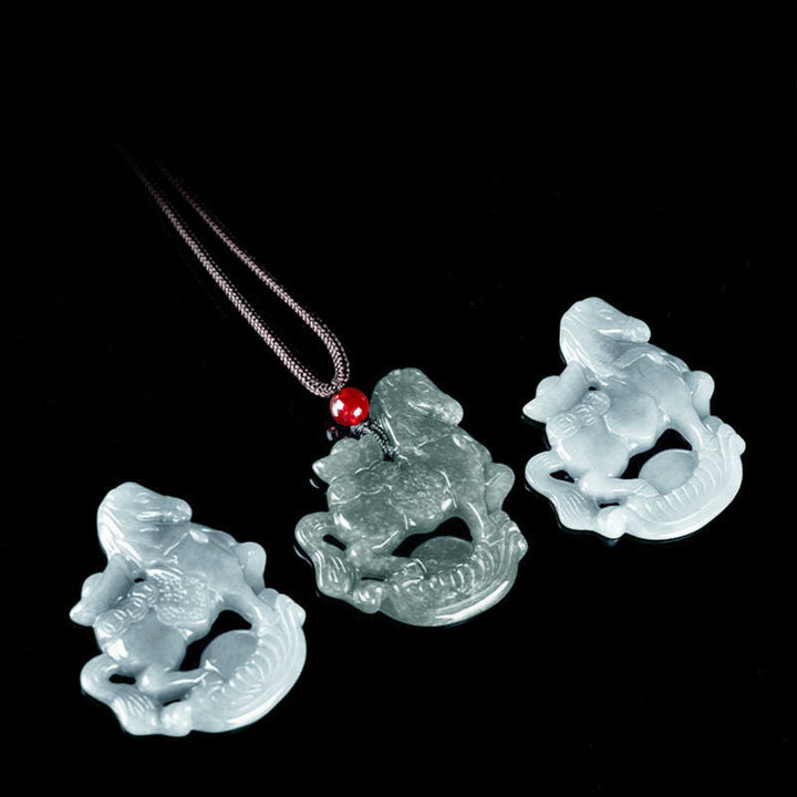 Collier pendentif en corde de jade de lingot de chance et de prospérité de l'année du cheval de Buddha Stones - image 10