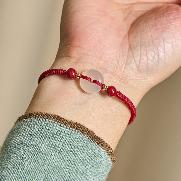 Bracelet de la paix en agate blanche, nœud plat, nœud diamant et cordon rouge, orné de Buddha Stonesune boucle de boucle en agate plate. - image 18