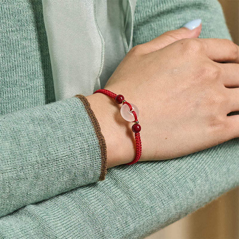 Bracelet de la paix en agate blanche, nœud plat, nœud diamant et cordon rouge, orné de Buddha Stonesune boucle de boucle en agate plate. - image 7