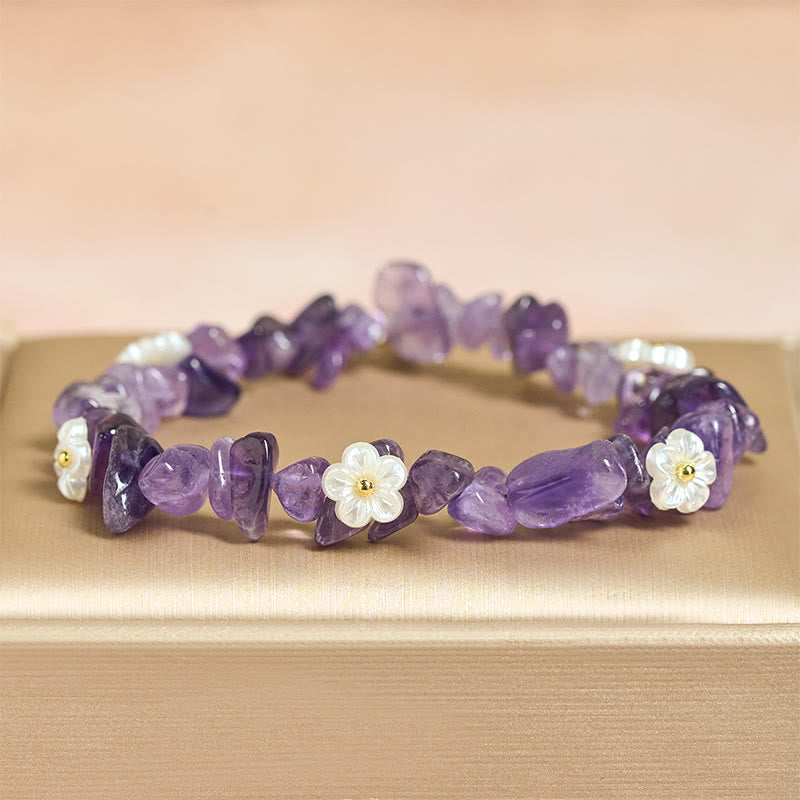 Bracelet d'équilibre en cristal blanc améthyste et améthyste, orné d'un motif floral irrégulier en Buddha Stones - image 1
