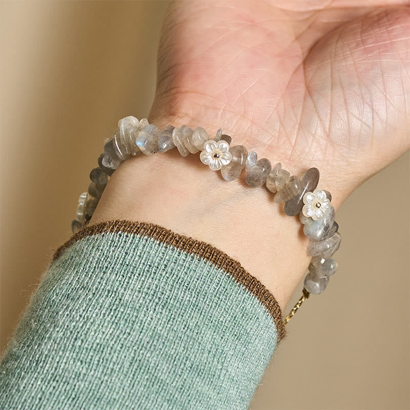 Bracelet d'équilibre en cristal blanc améthyste et améthyste, orné d'un motif floral irrégulier en Buddha Stones - image 23