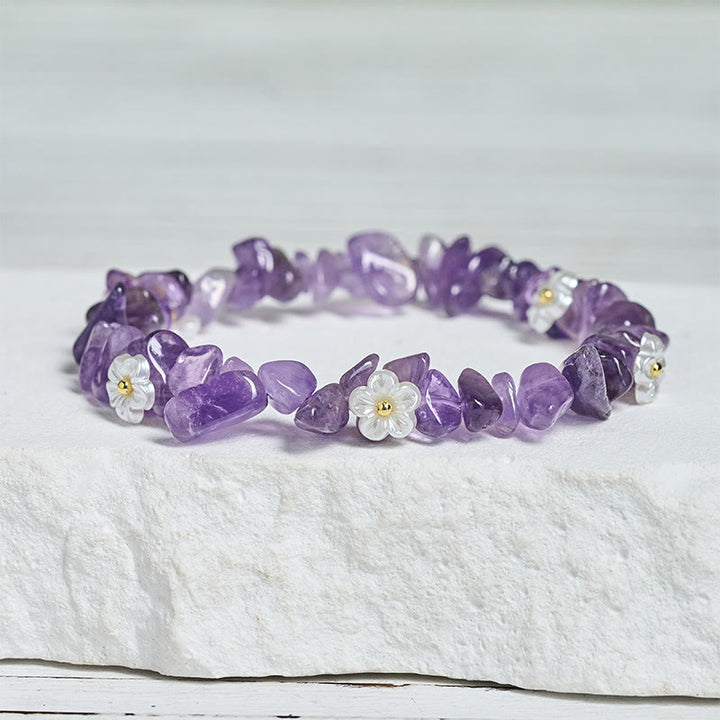 Bracelet d'équilibre en cristal blanc améthyste et améthyste, orné d'un motif floral irrégulier en Buddha Stones - image 3