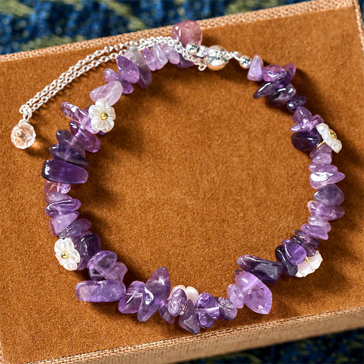 Bracelet d'équilibre en cristal blanc améthyste et améthyste, orné d'un motif floral irrégulier en Buddha Stones - Améthyste (Tour de poignet : 15-19 cm) - image 0