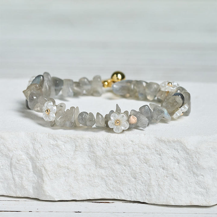 Bracelet d'équilibre en cristal blanc améthyste et améthyste, orné d'un motif floral irrégulier en Buddha Stones - image 21