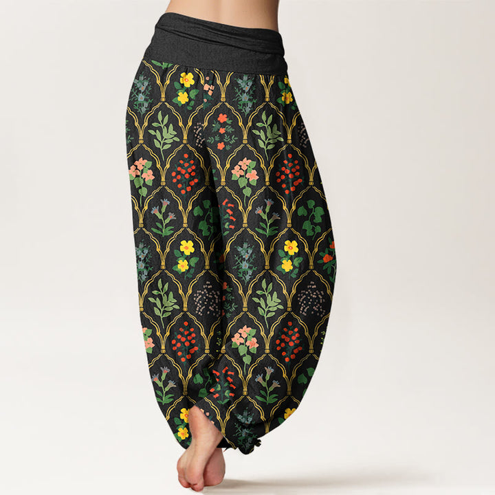 Pantalon harem pour femme en pur coton à taille élastique, orné de fleurs, baies et feuilles éclatantes et de Buddha Stones - image 1