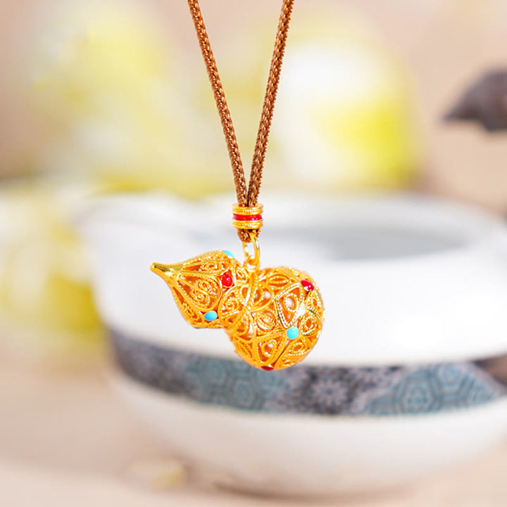 Collier pendentif en laiton plaqué or 24 carats, motif de calebasse creuse en Buddha Stones - image 2