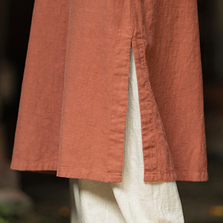 Robe Cheongsam midi en lin ramie uni à manches longues et poches, ornée de boutons grenouille et de Buddha Stones - image 7