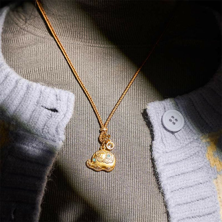Collier pendentif en laiton plaqué or 24 carats avec symbole d'éléphant et cordon tressé, orné de Buddha Stones. - image 6