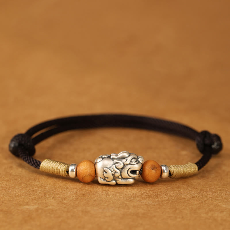 Bracelet de cheville porte-bonheur tressé à la main, orné de Buddha Stones, de breloques Pixiu en argent sterling 999 et de perles en bois de pêcher. - Cheville en ficelle noire - image 18