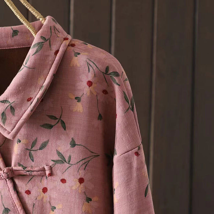 Chemise en coton à manches longues pour femme, Buddha Stones, fleurs d'hiver et feuilles vertes. Col montant à boutons grenouille. - image 6