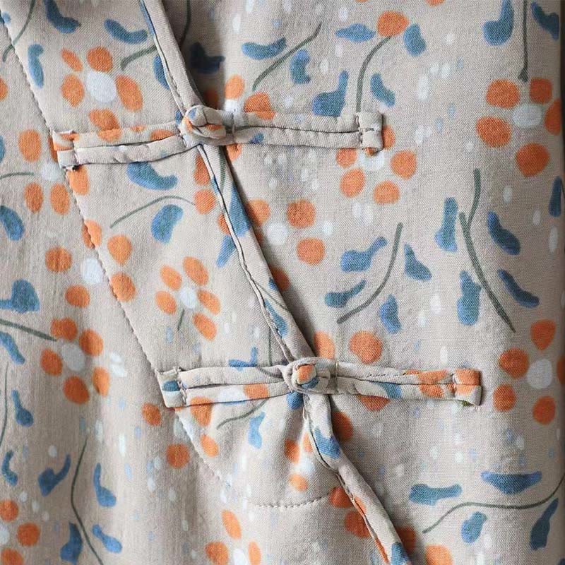 Chemise en coton à manches longues pour femme, Buddha Stones, fleurs d'hiver et feuilles vertes. Col montant à boutons grenouille. - image 17